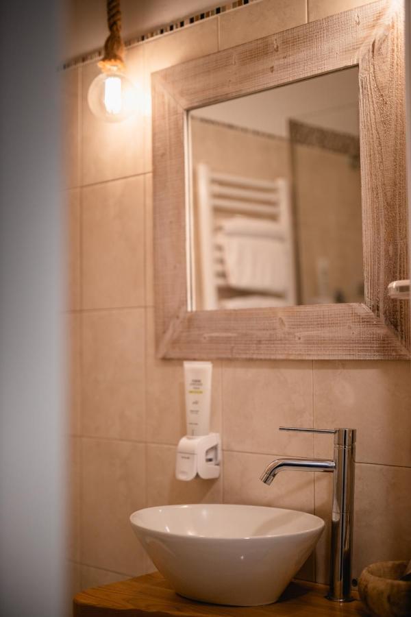 Love & Fama Hotel Сабаудия Экстерьер фото